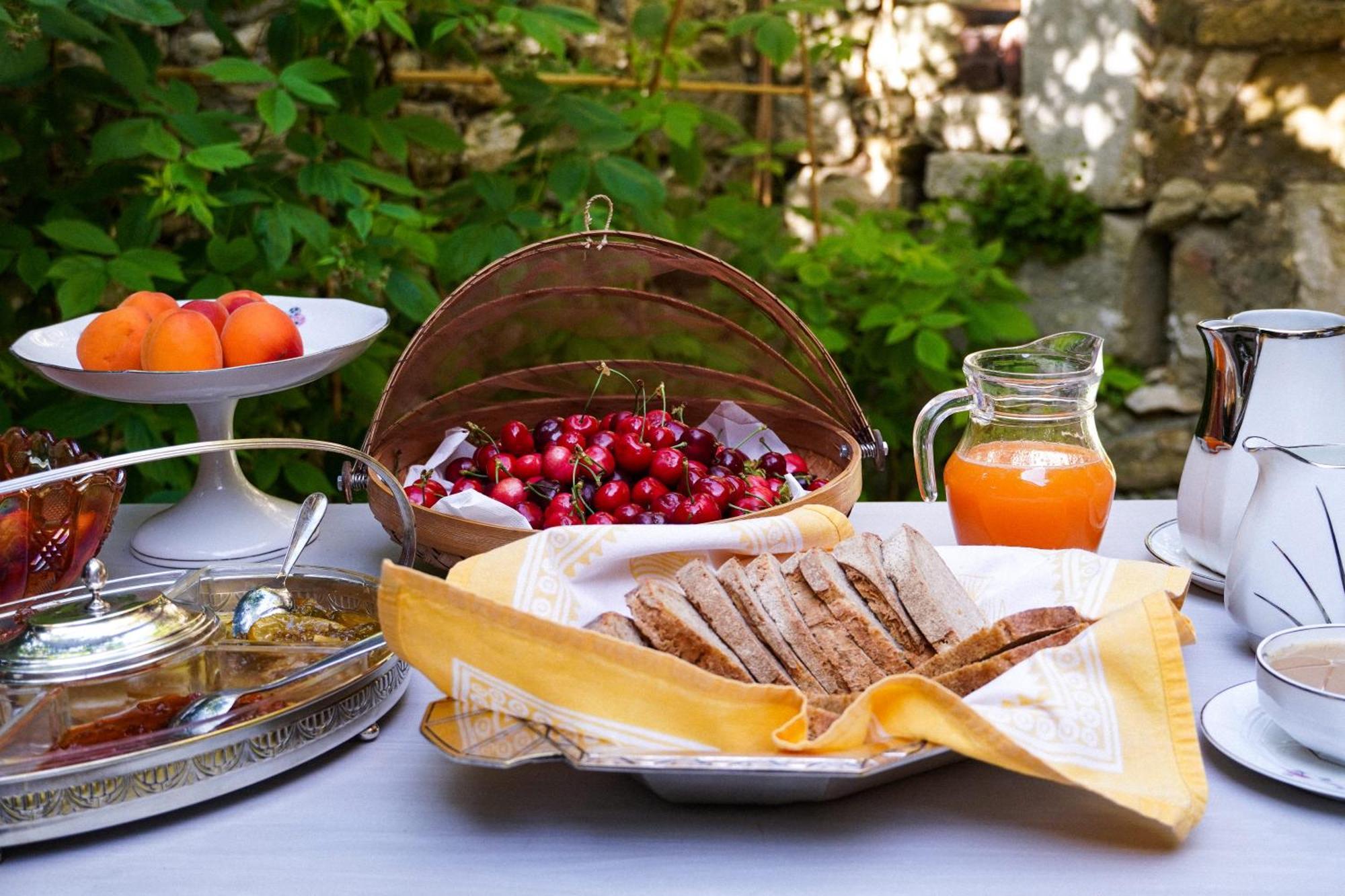 La Buissonniere Bed & Breakfast Oppède Dış mekan fotoğraf